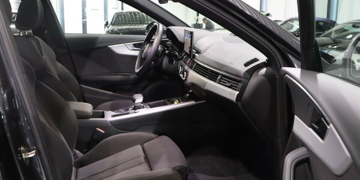 Audi A4 Avant 40 TFSI ADVANCED / LED / PANORAMA 55.000 km 27.555 &euro; Hamm 59077