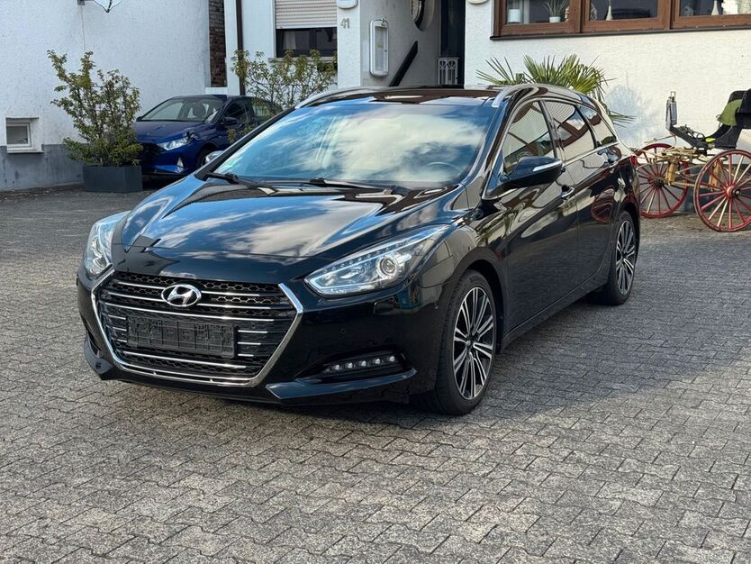 Hyundai i40 132.000 km 12.999 € Limburg-Linter 65550