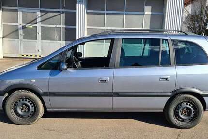 Opel Zafira 300.000 km 900 € Kenzingen 79341