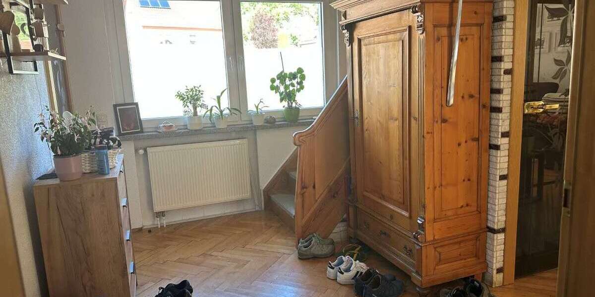 Saniertes Einfamilienhaus mit zwei Garagen in guter Wohnlage - Einfamilienhaus Unterwellenborn | Angebot:26777918