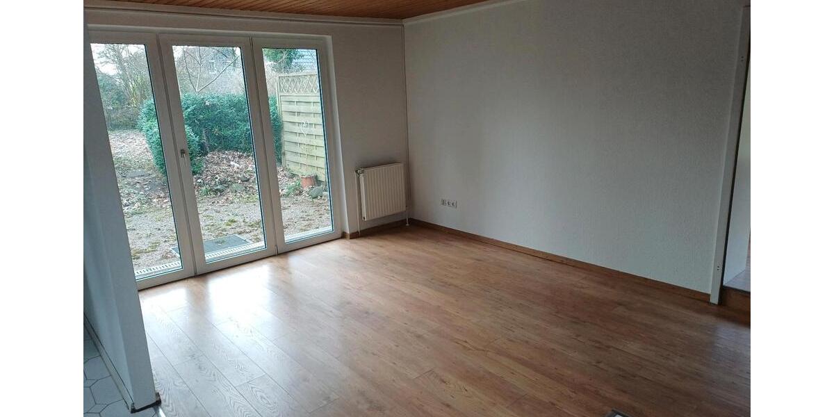 Einfamilienhaus Nettelsee - 2 Zimmer, 52 m&sup2;, 600&euro; | Angebot:25406328