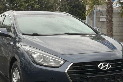 Hyundai i40 210.070 km 6.999 &euro; Düsseldorf 40627