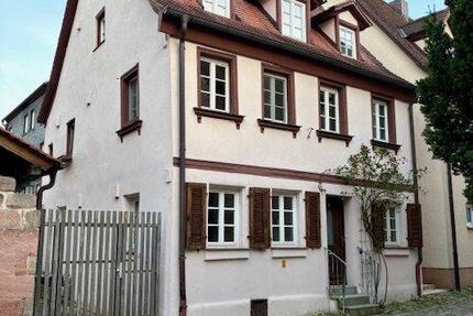 Haus Schwabach - 4 Zimmer, 145 m&sup2;, 1.800&euro; | Angebot:26306248