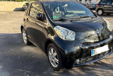 Toyota IQ 158.000 km 5.500 &euro; Düsseldorf 40227
