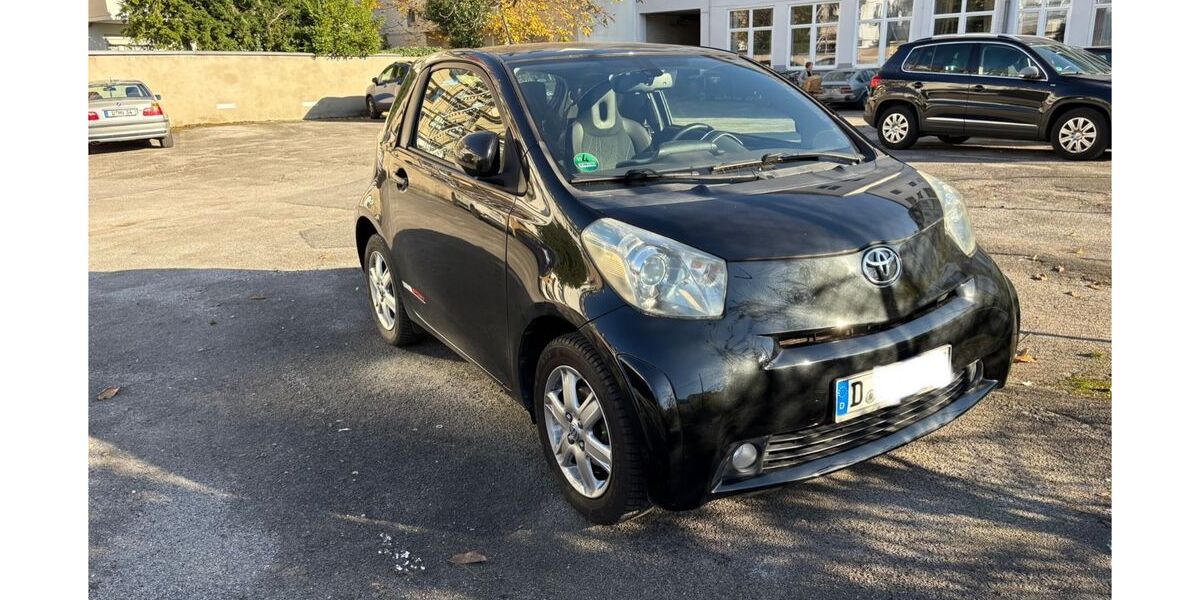 Toyota IQ 158.000 km 5.700 &euro; Düsseldorf 40227