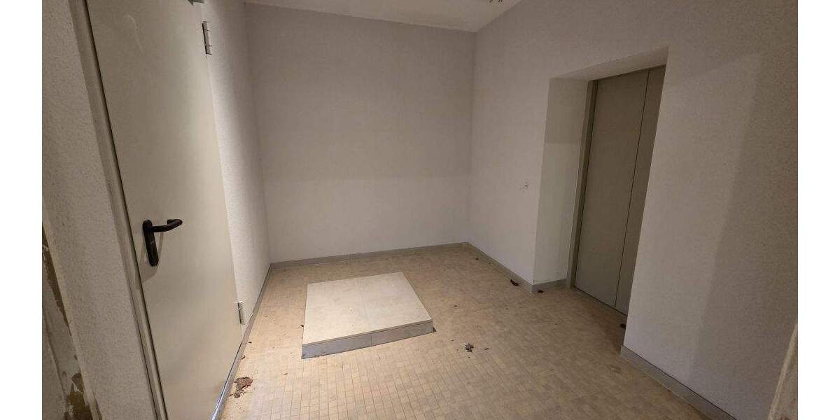 Gewerbeobjekt Eisenach - 7 Zimmer, 272 m&sup2;, 1.905&euro; | Angebot:25731715