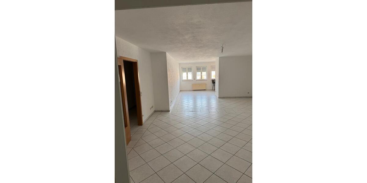 Etagenwohnung Rielasingen-Worblingen Worblingen - 3.5 Zimmer, 90 m&sup2;, 310.000&euro; | Angebot:26048611