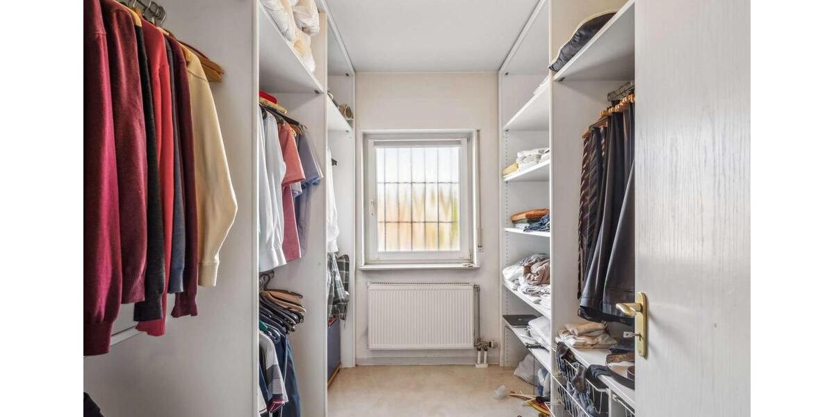 Einfamilienhaus Solms - 7 Zimmer, 194 m&sup2;, 2.800&euro; | Angebot:26091109