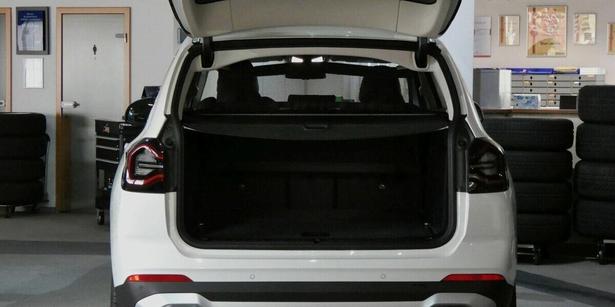 BMW X3 30dxDr AHK,HUD,Laser,Pan.-Dach,Echtleder 24.732 km 46.990 &euro; Landshut 84030