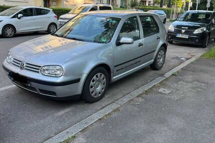 VW Golf 305.391 km 1.290 &euro; Freiburg im Breisgau 79106