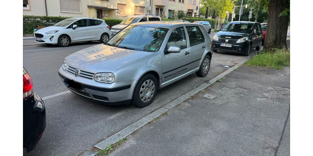 VW Golf 305.391 km 1.290 &euro; Freiburg im Breisgau 79106