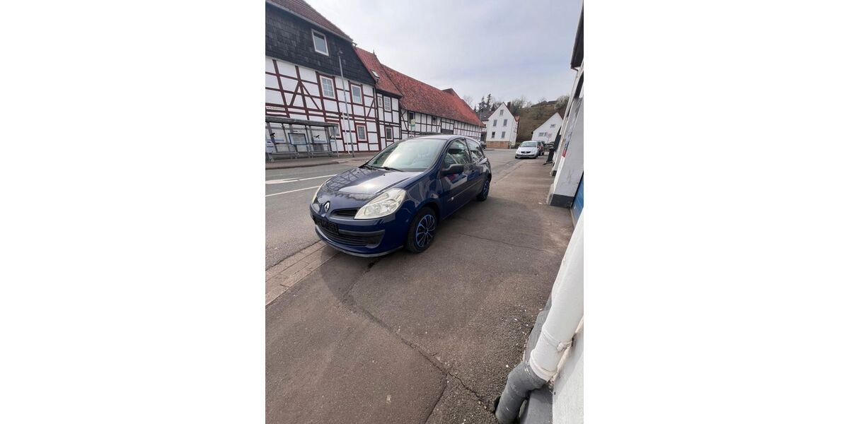 Renault Clio 70.110 km 3.499 &euro; Katlenburg-Lindau 37191