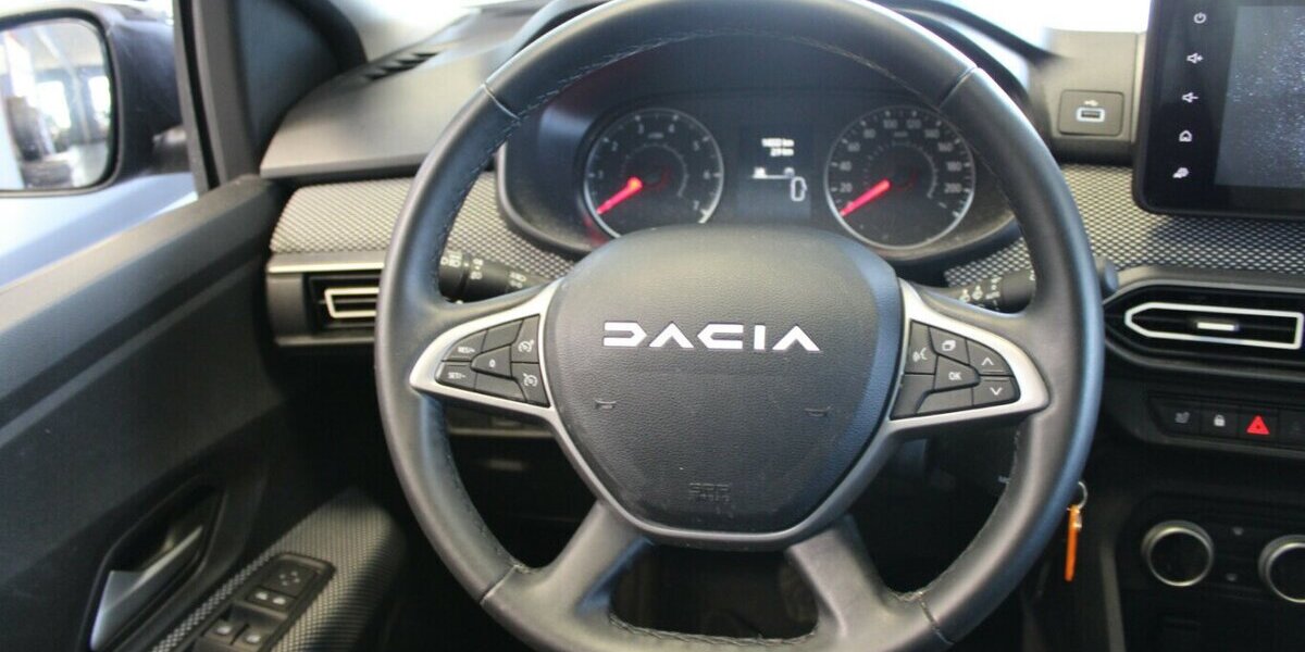 Dacia Sandero TCe 90 CVT Expression 14.222 km 15.980 &euro; Euskirchen 53881