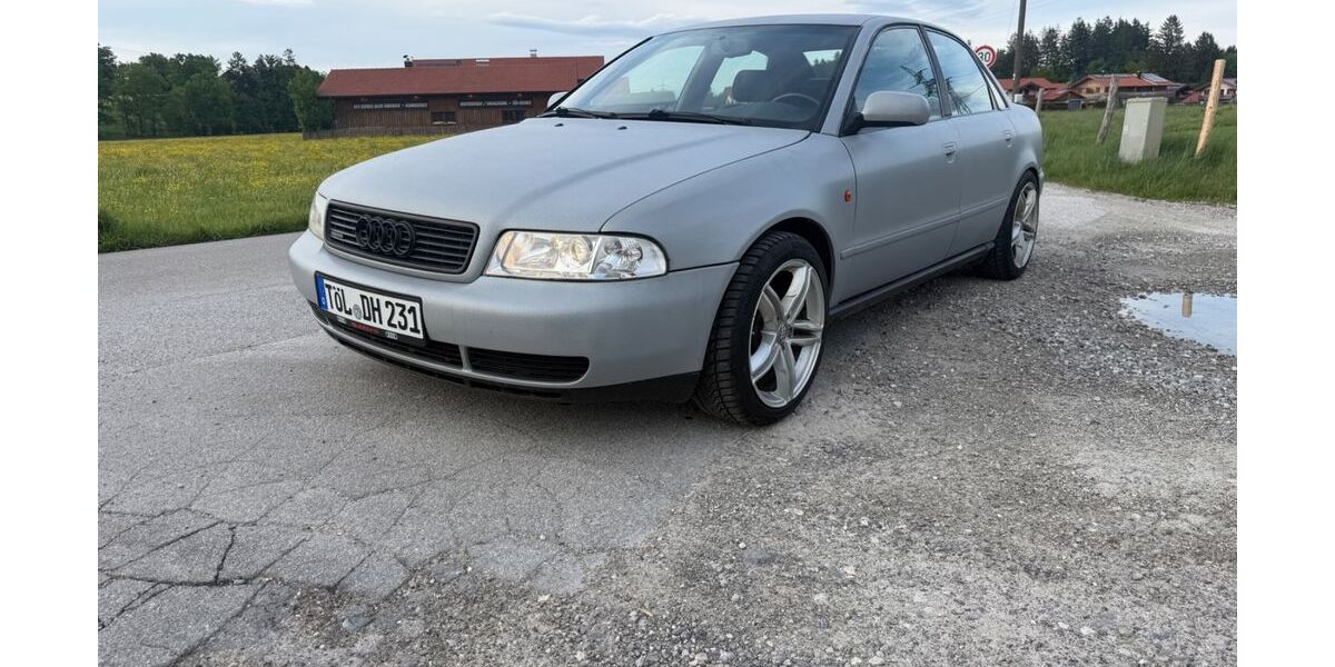 Audi A4 286.000 km 4.899 &euro; Bad Heilbrunn 83670