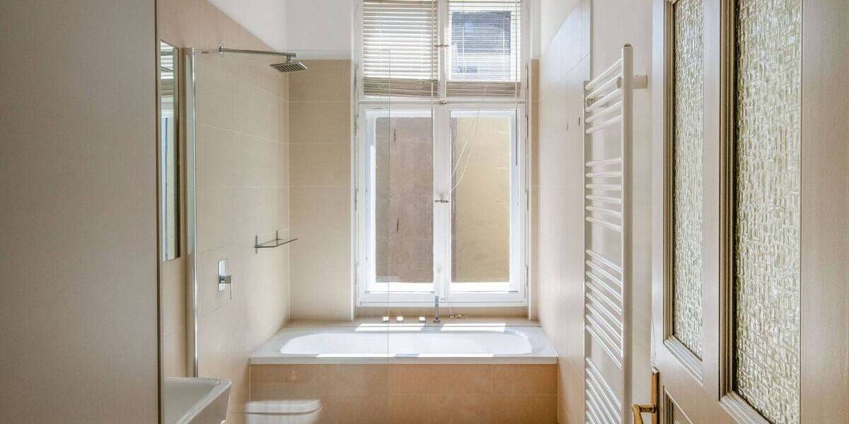 Etagenwohnung Berlin Kreuzberg - 3 Zimmer, 100 m&sup2;, 2.300&euro; | Angebot:26857036
