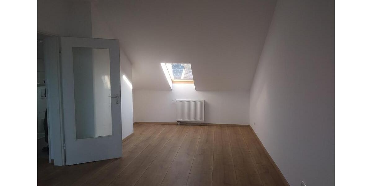 Etagenwohnung Wiesbaden Schierstein - 5 Zimmer, 140 m&sup2;, 1.950&euro; | Angebot:26416299