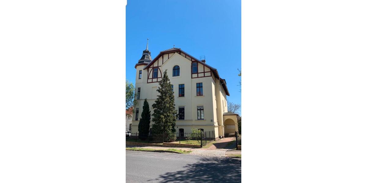 3,5 - Zimmer-Altbauwohnung, 105m², Erdgeschoss, Einbauküche 3.5 zimmer