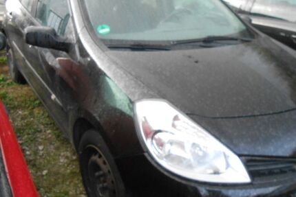 Renault Clio 299.999 km 598 € Wöllstadt 61206