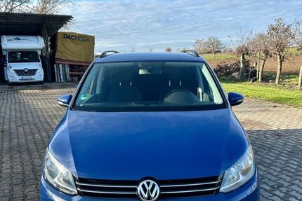 VW Touran 174.175 km 5.990 &euro; Brackenheim 74336