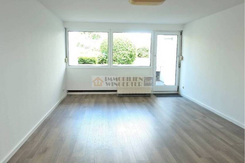 Großzügige, modernisierte 2 Zimmer Wohnung mit Terrassenbalkon im Stadtnorden