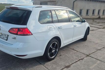 VW Golf 241.000 km 6.799 &euro; Geithain 04643