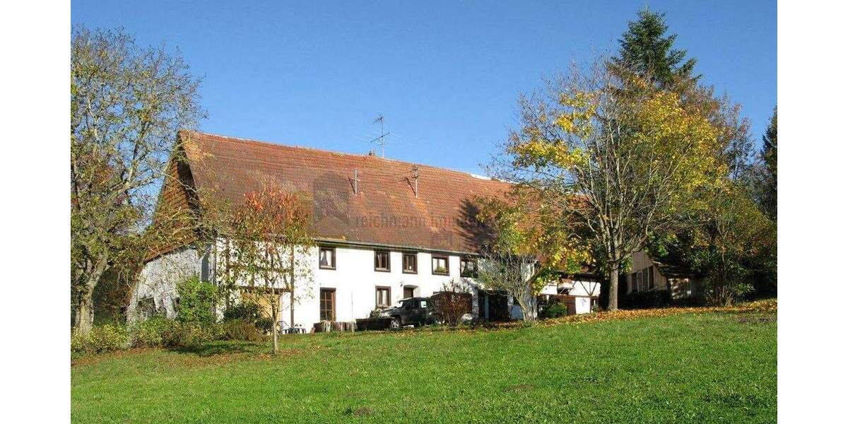 Historischer Doppelbauernhof in traumhafter Alleinlage mit weitem Fernblick und außergewöhnlichem Entwicklungspotenzial ! 8 zimmer