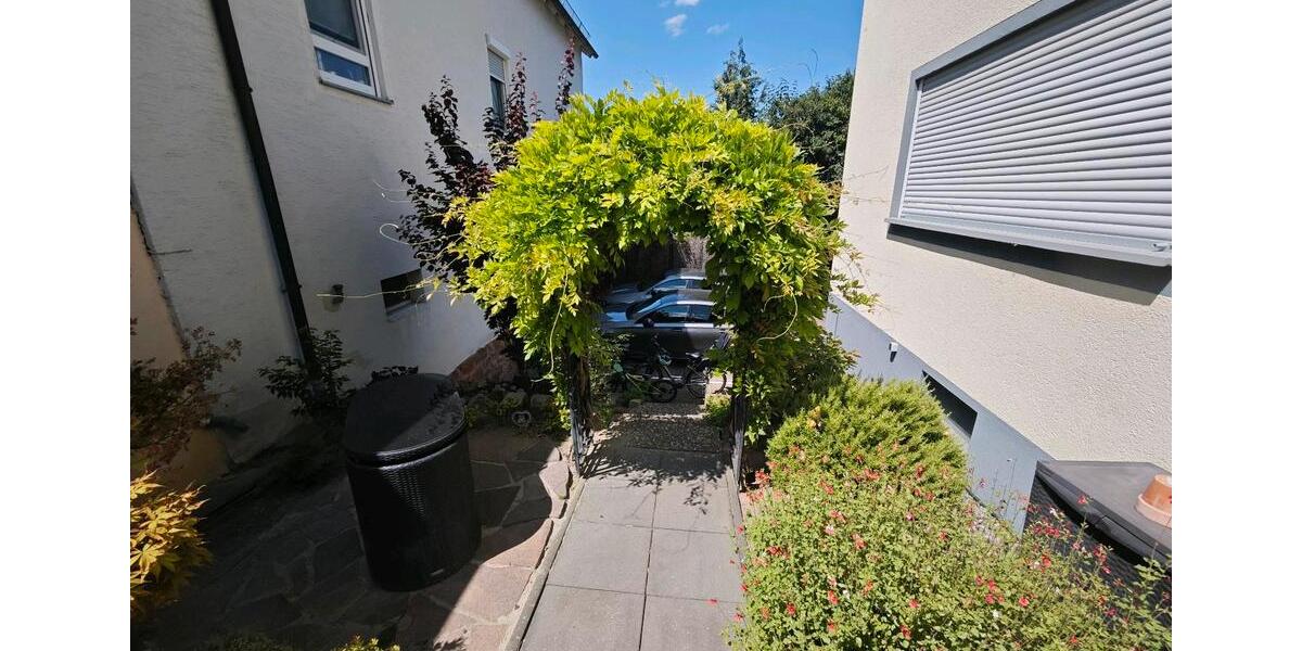 Erdgeschoßwohnung Friesenheim - 4 Zimmer, 99 m&sup2;, 330.000&euro; | Angebot:27096392