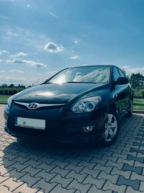 i30
