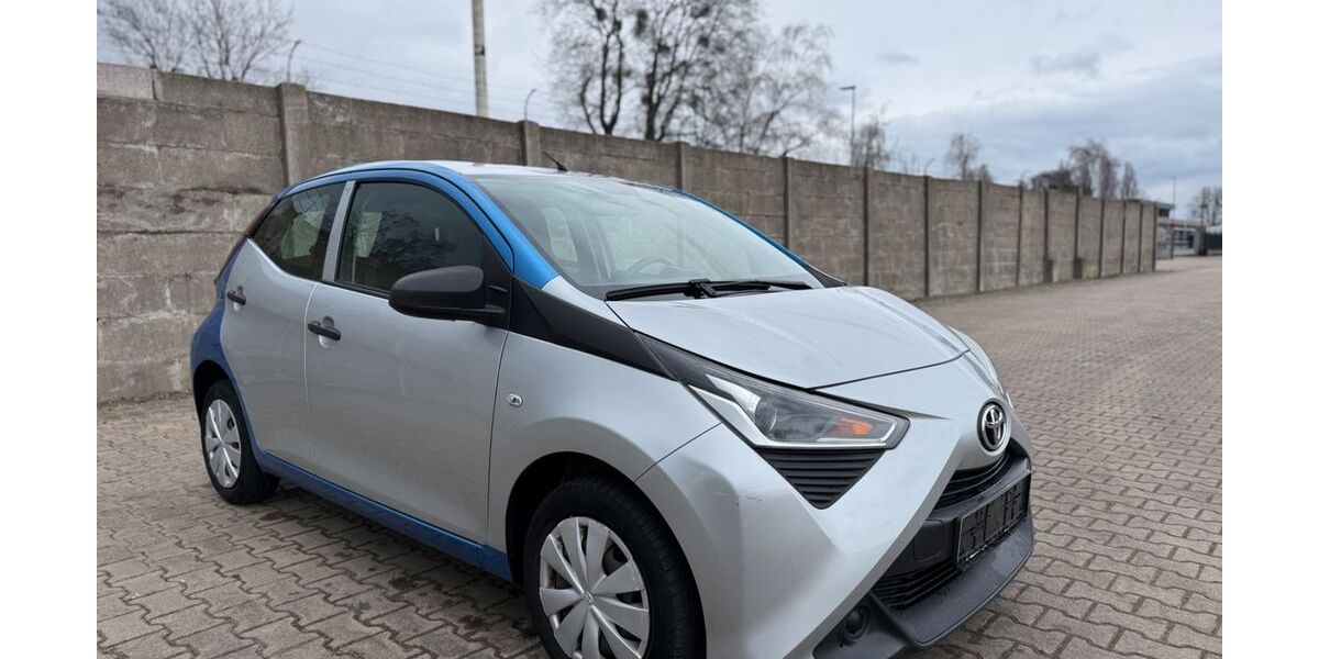 Toyota Aygo (X) 21.000 km 7.450 &euro; Hannover 30179