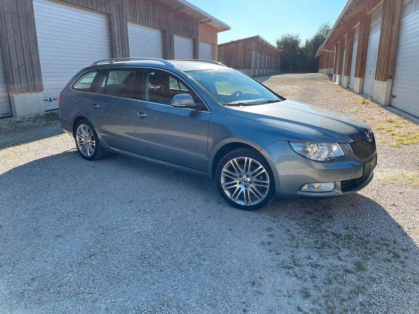 Skoda Superb 182.000 km 7.299 € Bad Urach 72574