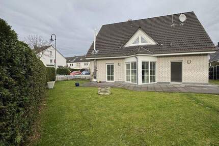 Einfamilienhaus freistehend in Neustadt Zentrum 6 zimmer