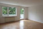 Röpke + Partner Immobilien: Sofort beziehbare 3-Zimmer-Wohnung mit Balkon in Öschelbronn!