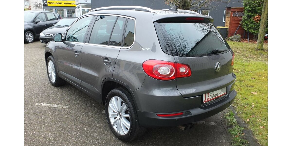 VW Tiguan TEAM orig.ATM ca 52 tkm XENON AHK PARKPILOT 112.432 km 10.398 &euro; Köln 50858