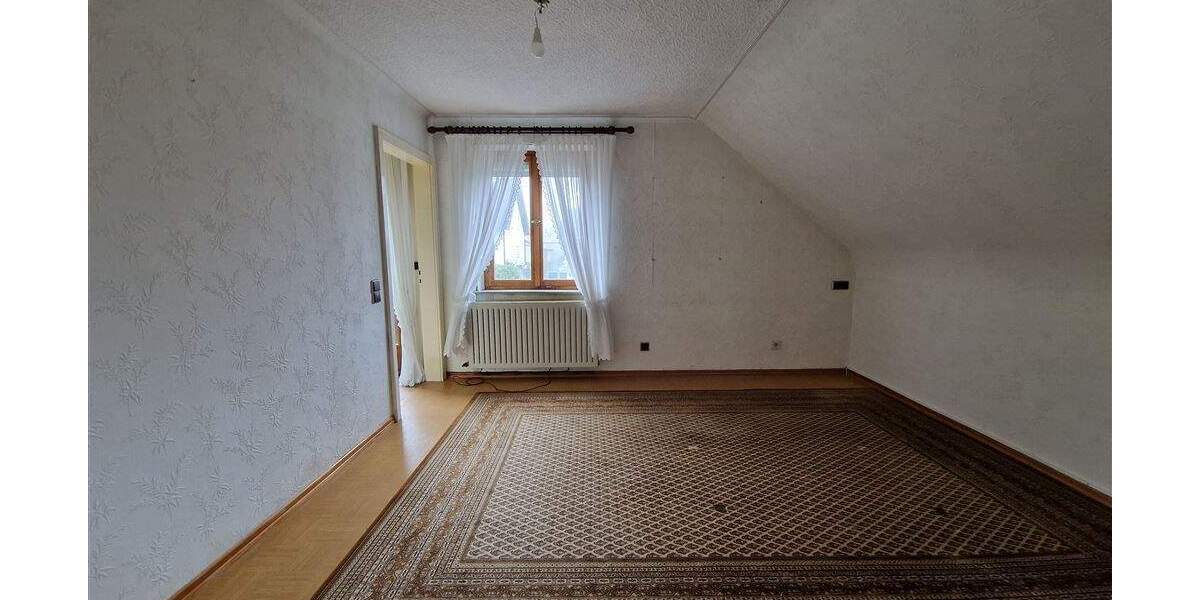 Einfamilienhaus Tholey - 8 Zimmer, 150 m&sup2;, 200.000&euro; | Angebot:25661343