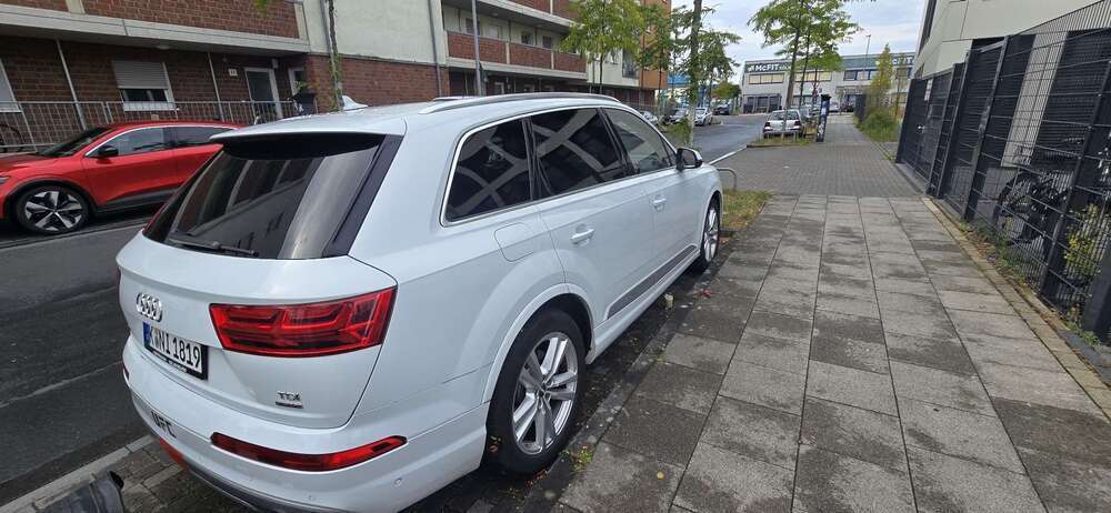 Q7