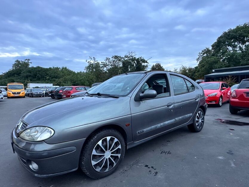 Renault Megane 185.000 km 1.499 € Frankfurt am Main 60486