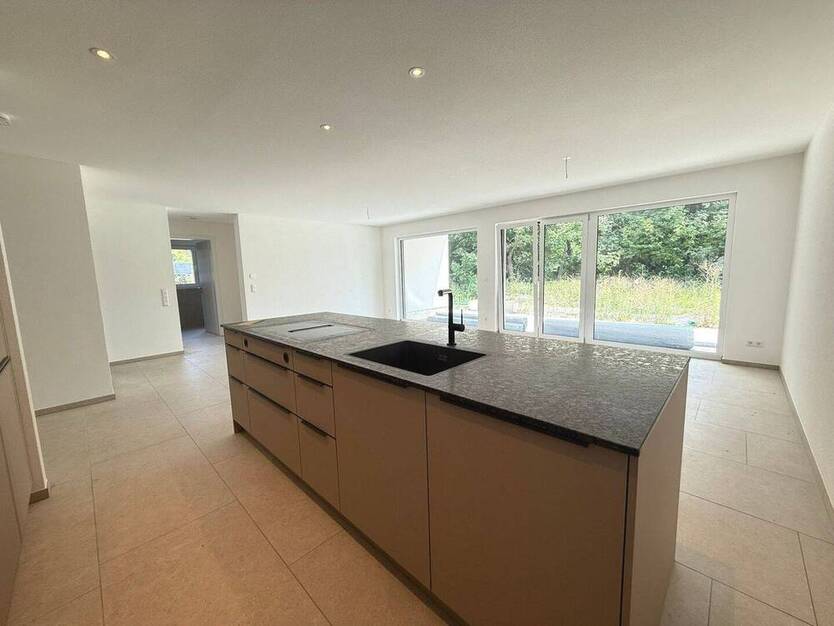 Modern & ebenerdig: Helle Erdgeschoßwohnung im Neubau in Hilzingen