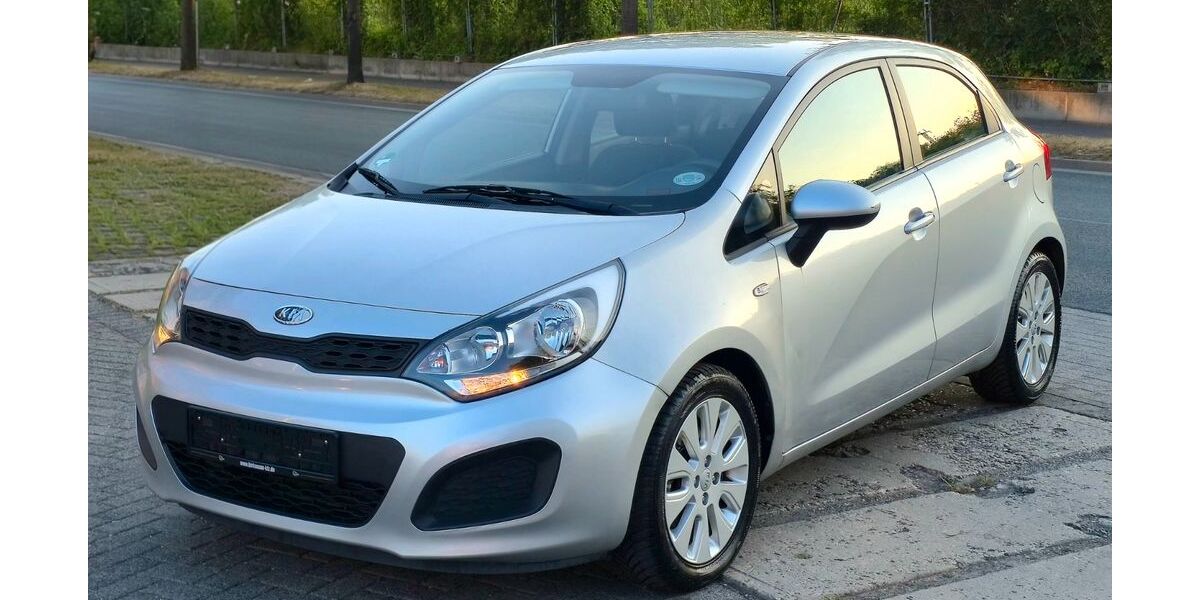 Kia Rio 195.000 km 3.850 &euro; Ahlen 59229
