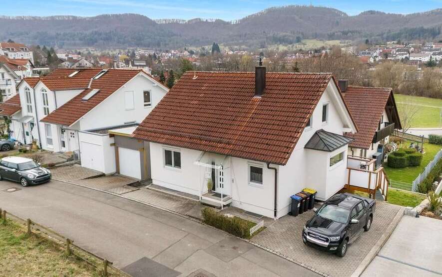 Haus zum Kaufen in Reutlingen 549.000 € 147 m²