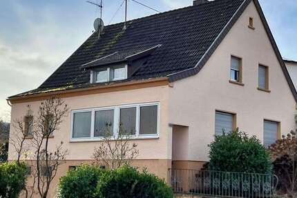 Haus zum Kaufen in Saarwellingen 189.000 € 156 m² 8 zimmer