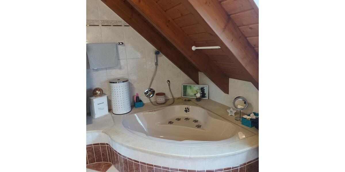 Etagenwohnung Herrieden - 3 Zimmer, 150 m&sup2;, 1.080&euro; | Angebot:24246228