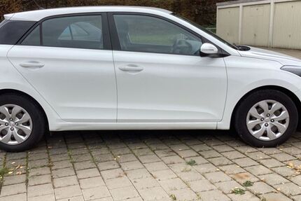 Hyundai i20 45.750 km 8.499 &euro; Nördlingen 86720