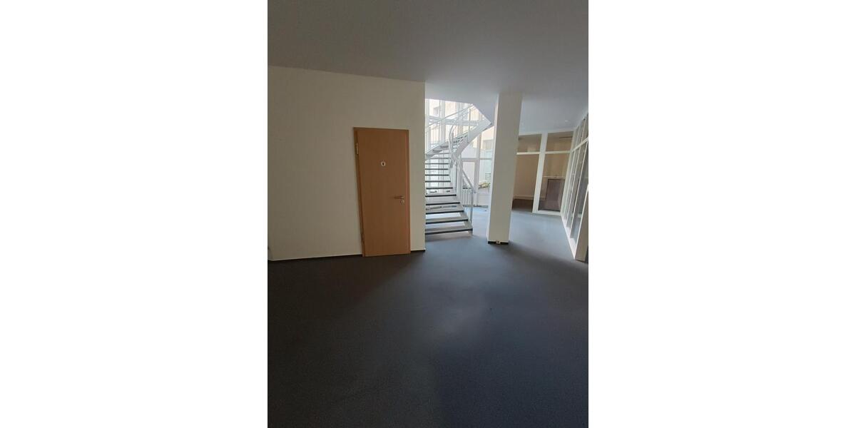 Ihre Gewerbeeinheit in Top-Innenstadtlage von Kitzingen – Befristet bis 31.12.2028 zimmer