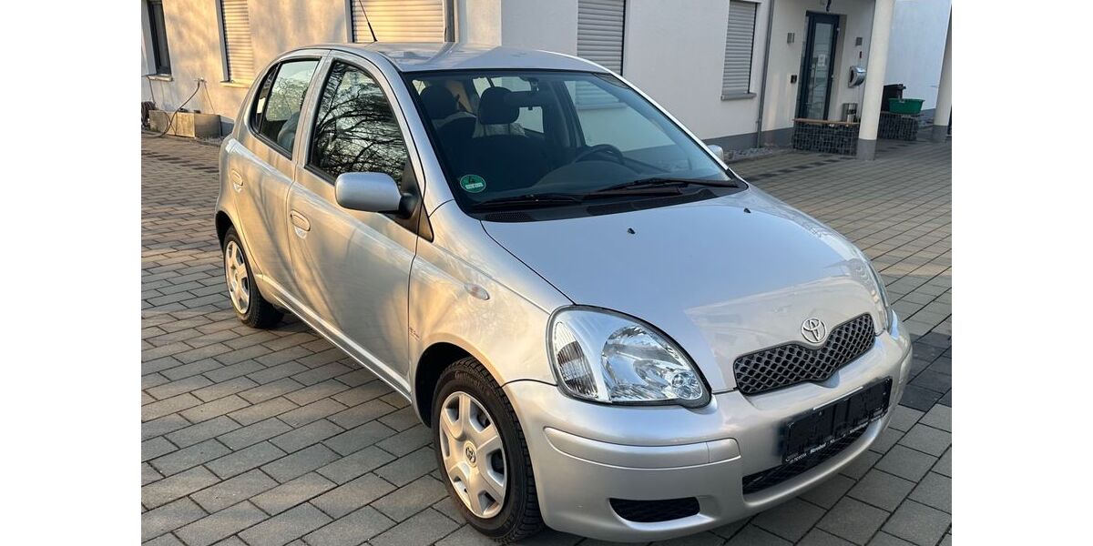 Toyota Yaris 115.000 km 3.200 &euro; Aalen 73431