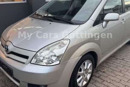 Toyota Corolla Verso 97.340 km 5.990 &euro; Göttingen 37079