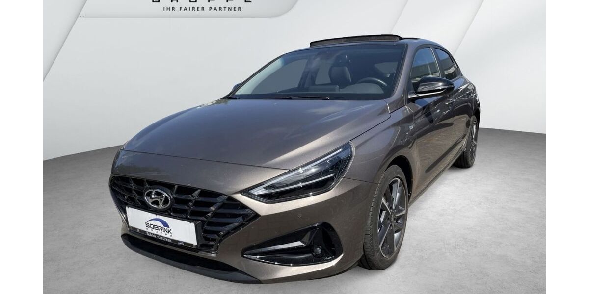 Hyundai i30 23.159 km 21.490 &euro; Cuxhaven 27472