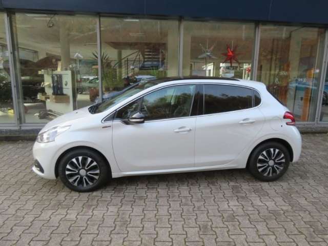 Peugeot 208 80.200 km 10.690 &euro; Oppenau 77728