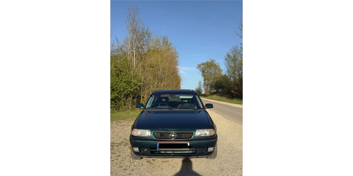 Opel Astra 93.000 km 900 &euro; Ottobrunn 85521
