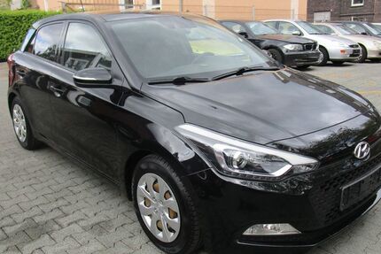 Hyundai i20 105.000 km 8.900 &euro; Oberhausen 46117