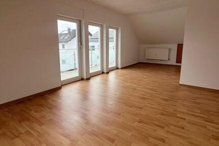 Ruhige teilrenovierte 3-Zi.-Wohnung mit SONNIGEM BALKON & BLICK INS GRÜNE 3 zimmer